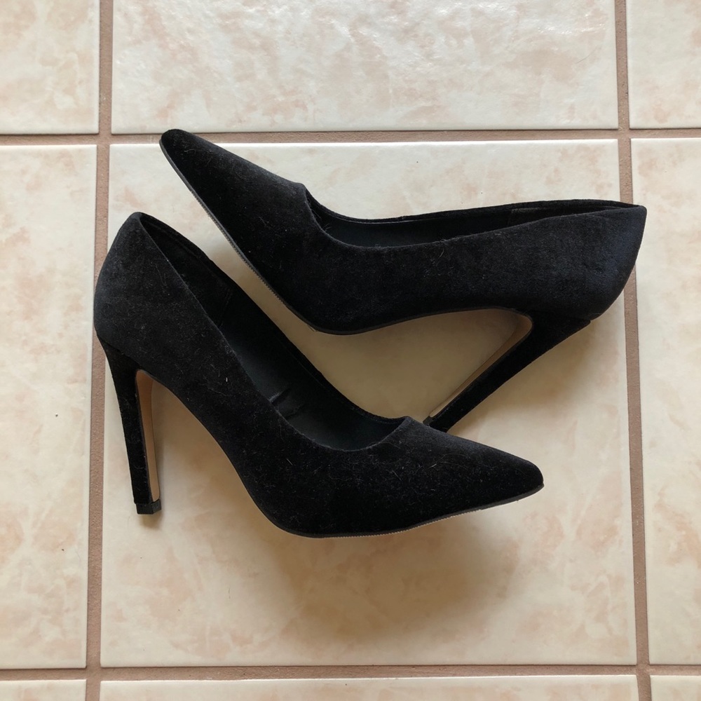 Forever 21 - Black Suede Pumps